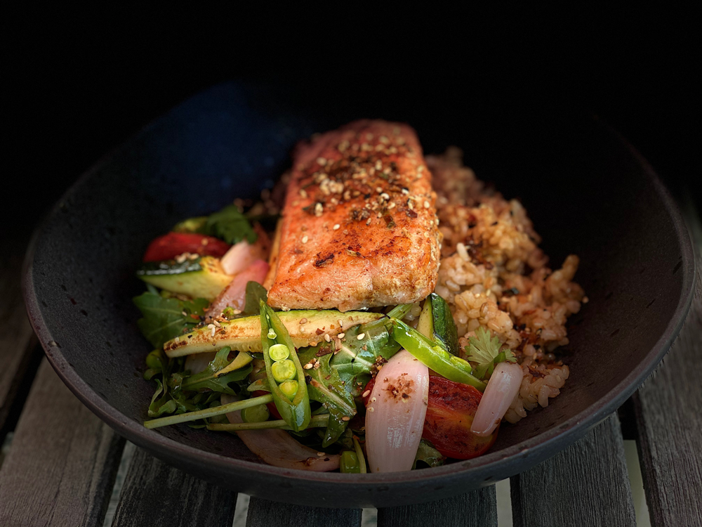 salmon bowl with miso dressing