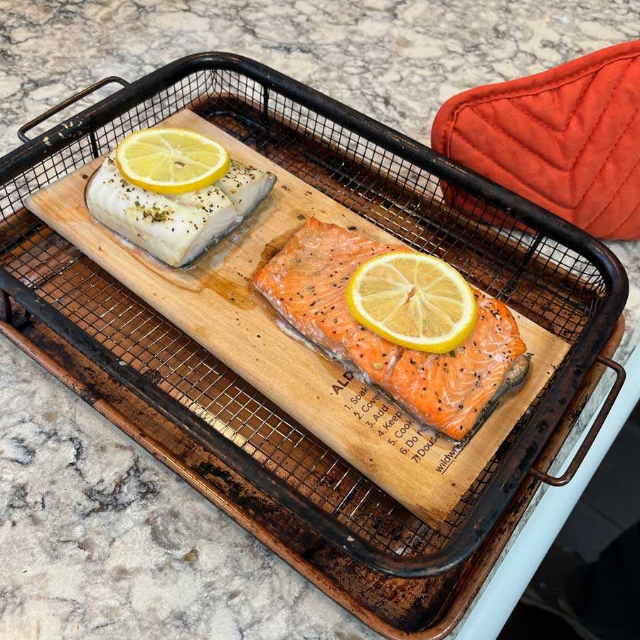 serving fish on alder grilling planks